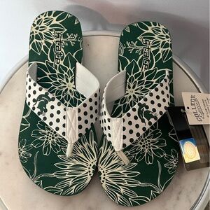 College Edition NCAA Michigan State Spartans Women’s Flip Flops size 5/6 New MSU